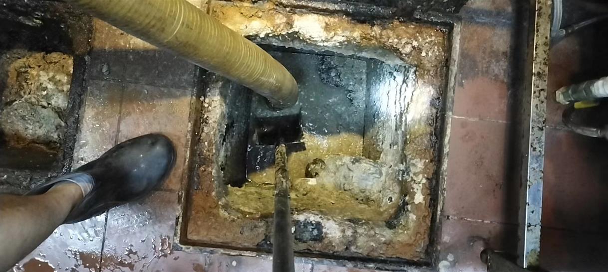 红坪镇污水池清理一般都有毒气，怎么预防中毒呢？