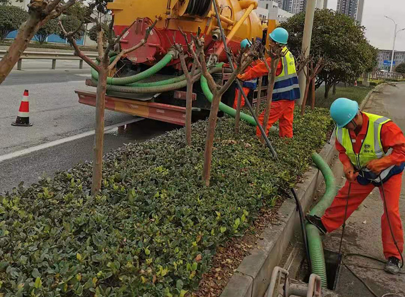 红坪镇市政管道清淤